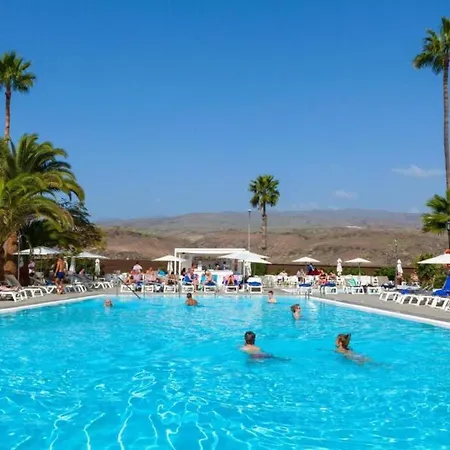 Appartement Deluxe Pool View/half Board, 400m From