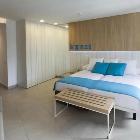 Appartement Deluxe Pool View/half Board, 400m From *